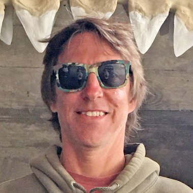 Dave E. - Freelance Graphic Designer