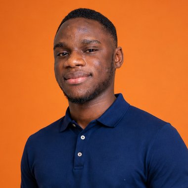 DAVID O. - Freelance Graphic Designer