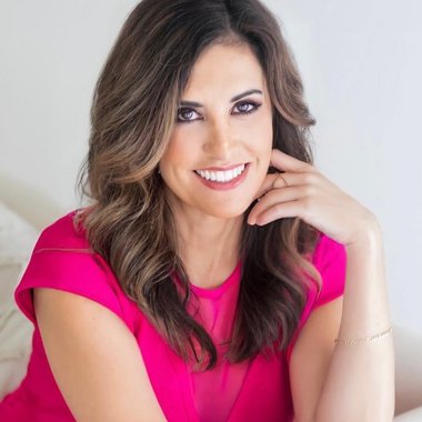 Gina C. - Freelance Voiceover Artist