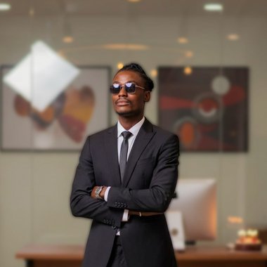 ALEXANDER O. - Freelance Presentation Designer