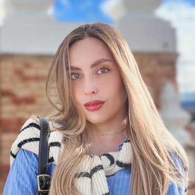 Danitellez - Freelance Voiceover Artist