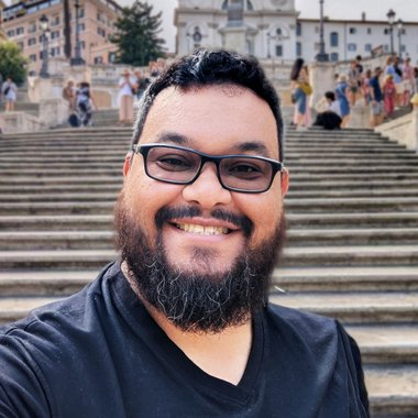 Lee B. - Freelance Digital Marketer