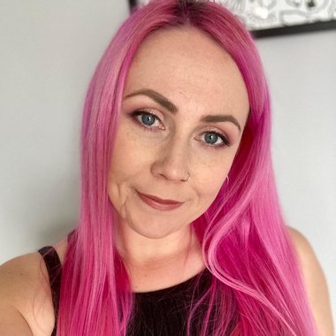Nikki J. - Freelance Graphic Designer