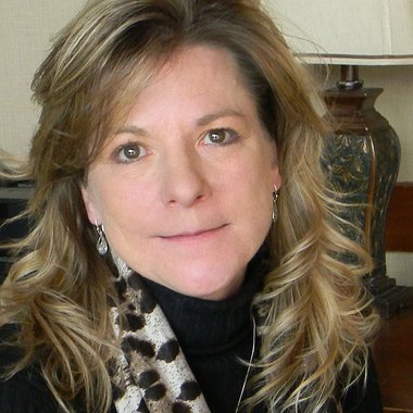 Elaine H. - Freelance Photoshop Editor