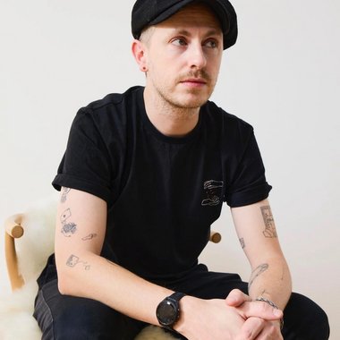 Jonathan G. - Freelance Image Editor