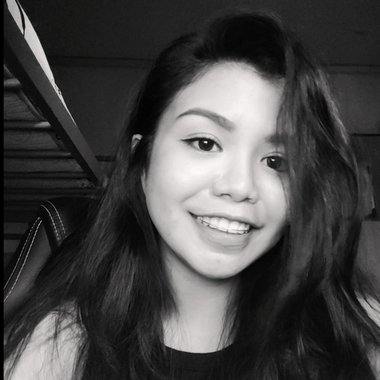 Elaine R. - Freelance Graphic Designer