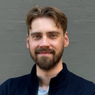 Lukas M. - Freelance Brand Designer