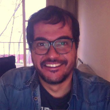 Ricardo L. - Freelance Graphic Designer