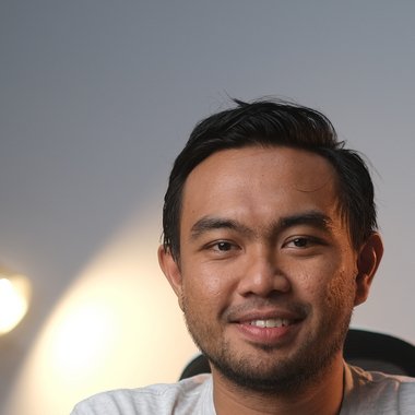 Catur S. - Freelance Graphic Designer