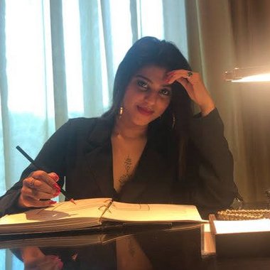 Jayniee G. - Freelance Graphic Designer