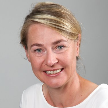 Caroline R. - Freelance Marketer