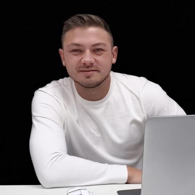 Artur M. - Freelance Full Stack Developer