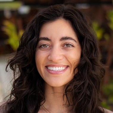 Juliana M. - Freelance Data Analyst