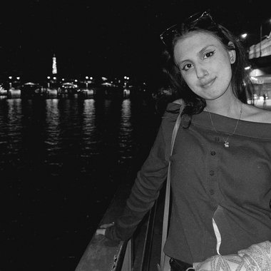 Alina A. - Freelance Wardrobe