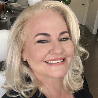 Gracie M. - Freelance Brand Designer