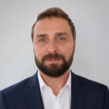 Tom Z. - Freelance Designer