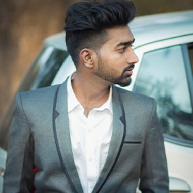 Aashu V. - Freelance Graphic Designer