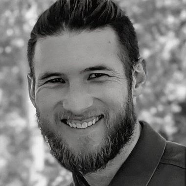 Val S. - Freelance Presentation Designer