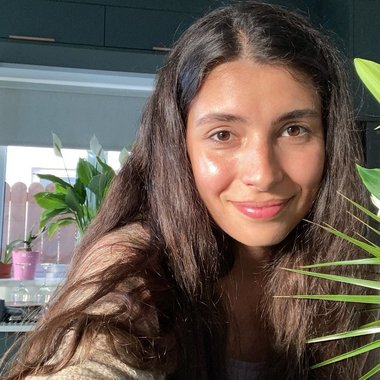 Olivia M. - Freelance Songwriter