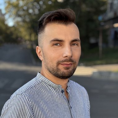 Leon K. - Freelance Packaging Designer