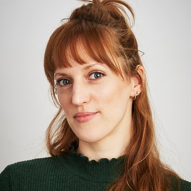 Virginie D. - Freelance Graphic Designer