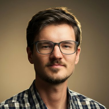 Vytautas M. - Freelance Logo Designer