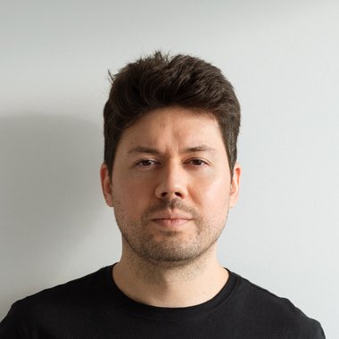 Cassio N. - Freelance Graphic Designer