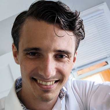 Dre4mnaut - Freelance Graphic Designer