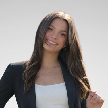 Rebekah G. - Freelance Social Media Manager
