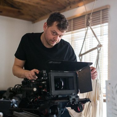 Janusz O. - Freelance Camera Operator