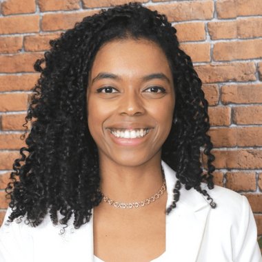 Dayane S. - Freelance Digital Marketer