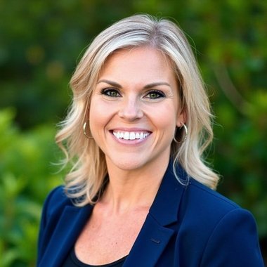 Ashley T. - Freelance Social Media Manager