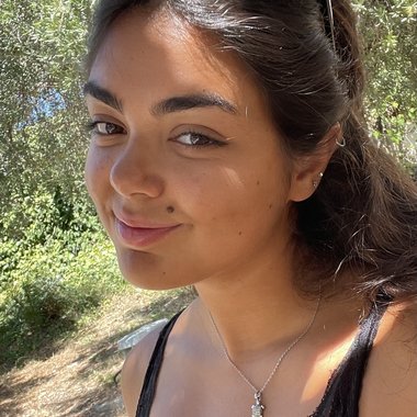 Vanessa C. - Freelance Graphic Designer