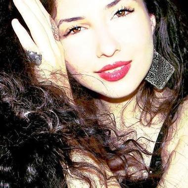 Giulia M. - Freelance Singer