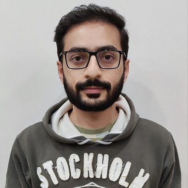Tariq A. - Freelance Graphic Designer