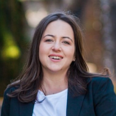 Elaine M. - Freelance Digital Marketer