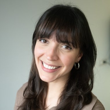 Gabriela F. - Freelance Community Manager