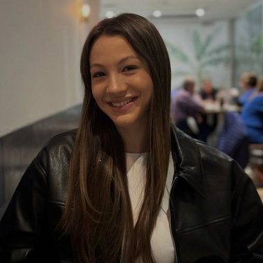 Laura P. - Freelance Influencer Marketing Manager