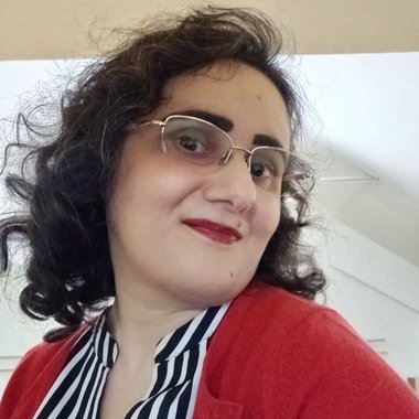 Azadeh N. - Freelance Presenter