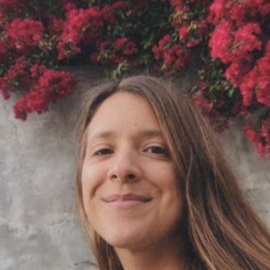 Agostina F. - Freelance Graphic Designer