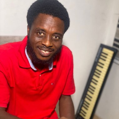 Akindimeji O. - Freelance Pianist