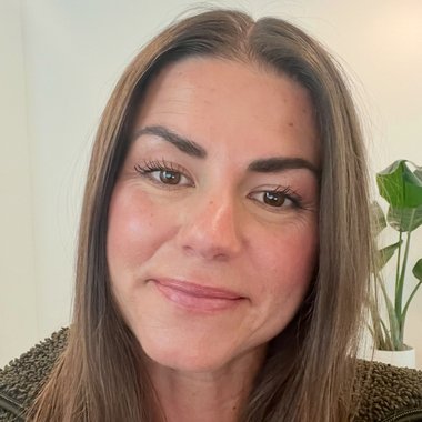 Lauren - Freelance Brand Designer