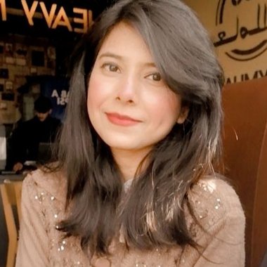 AlishbaB - Freelance Pitch Deck Designer