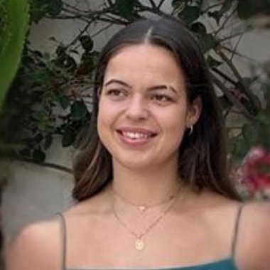 Cristina L. - Freelance Content Creator