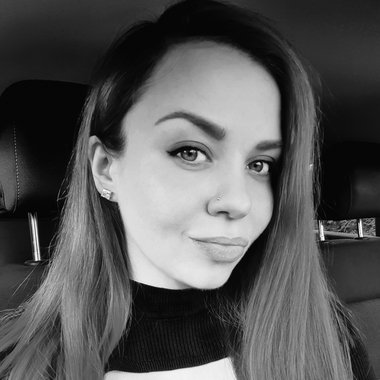 ElinaV - Freelance Graphic Designer