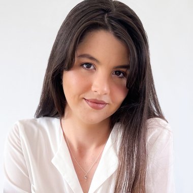 Lissette P. - Freelance Designer