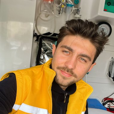 Mücahit A. - Freelance Graphic Designer