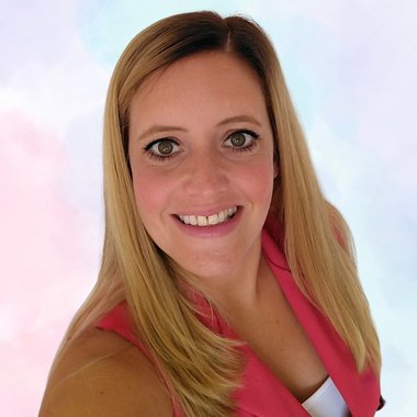 Sarah R. - Freelance Digital Marketer