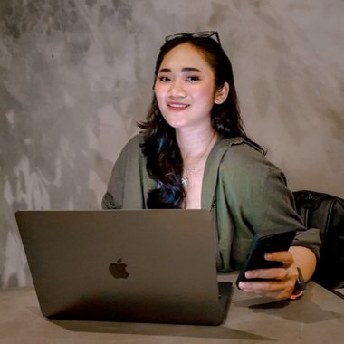Yuri - Freelance Social Media Freelancer
