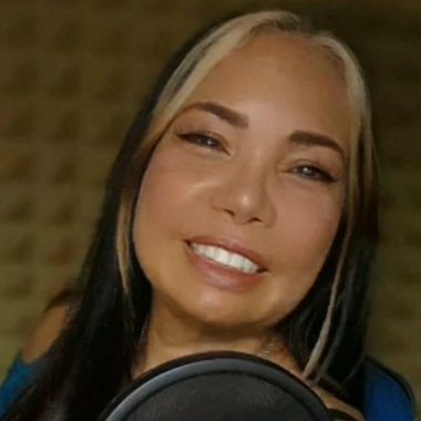 Yanire - Freelance Voiceover Artist